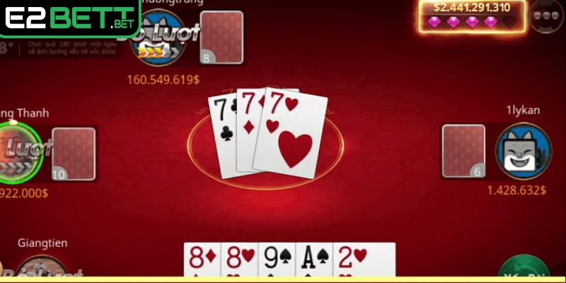 Tham gia game bài E2BET - Trải nghiệm cá cược tiền thật hấp dẫn.